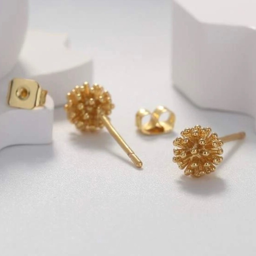 “Dandelion Balls” 18K Gold Tiny Dainty Spikey Flower Orb Firework Explosion Stud - Picture 3 of 12